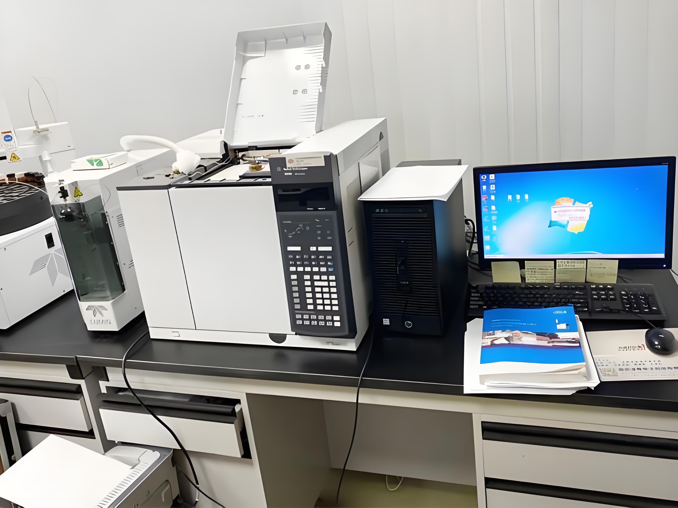 质谱仪工作原理深度解析：从离子化、质量分离到检测应用 | 涵盖四极杆、飞行时间、生物质谱等技术